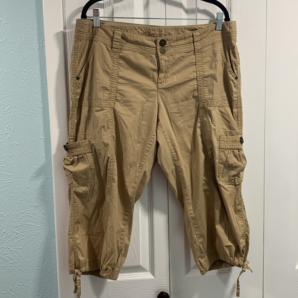 Tan Maurice’s Cargo Style Crop Pants - Picture 1 of 15